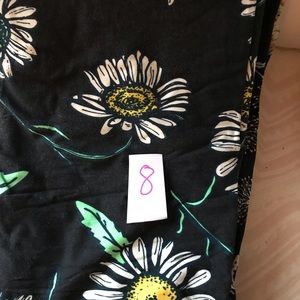 TC LLR daisy leggings. EUC.